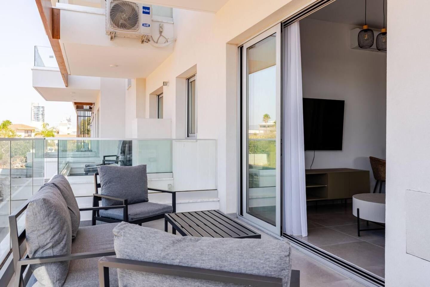 Yamas Urban Living Zakaki Pool Penthouses & Apartments Limassol Exterior photo